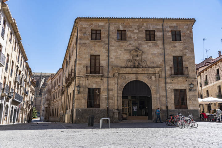 Salamanca 067 - universidad de Salamanca - Aulario.jpg